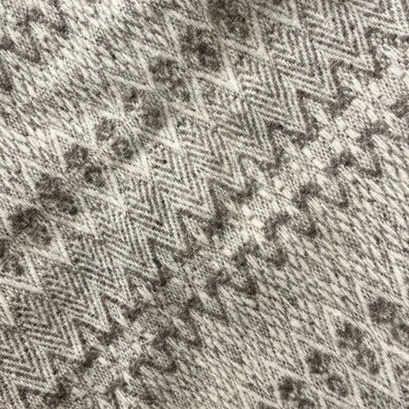 NWOT WOOL w/KNIT TASSELS PONCHO/SHAWL - Picture 4 of 8